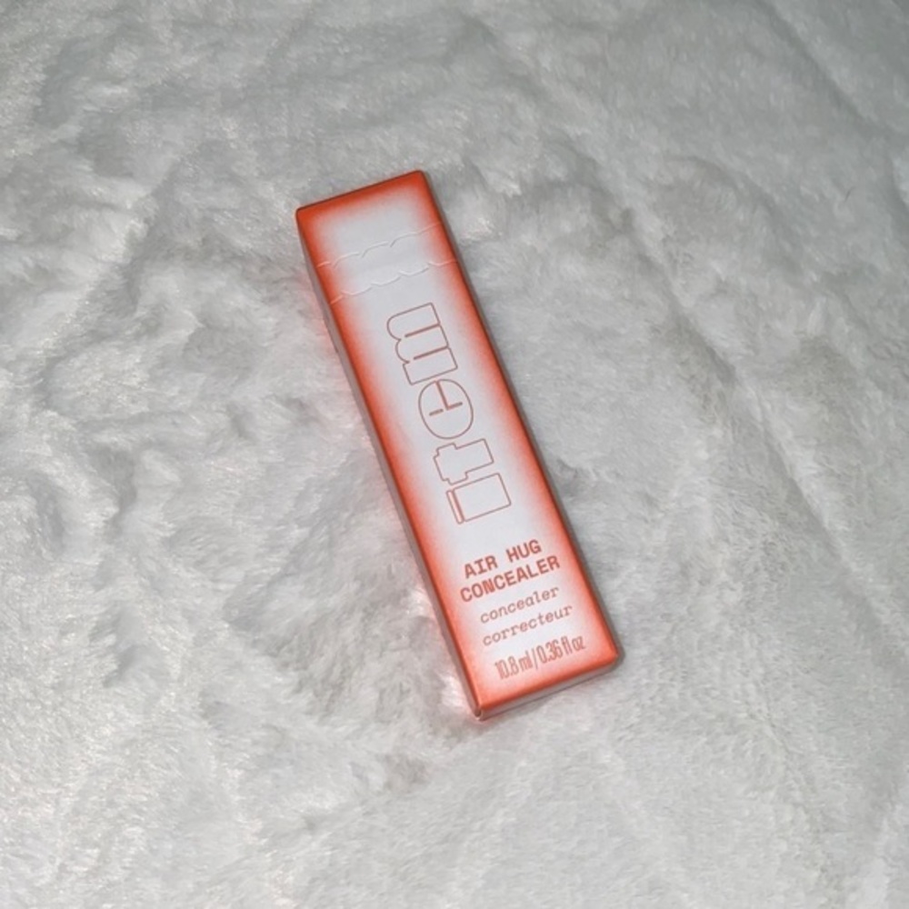 𝅺item Beauty Air Hug Clean Lightweight Full-Coverage Concealer Shade 500